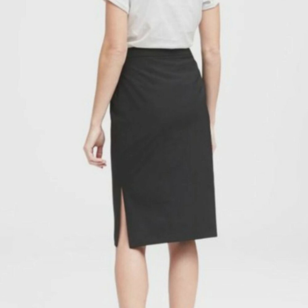 Like New!  Elegant Banana Republic Black Pencil Skirt with Side Slit